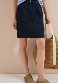 Knielange rok in een verwassen look
