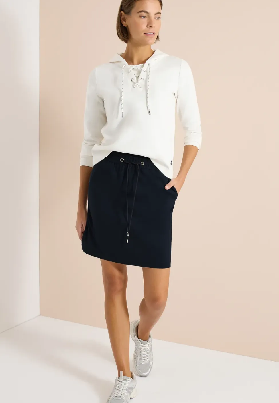 Knielange rok met streepdetail