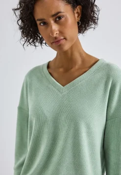 Knus shirt met V-hals