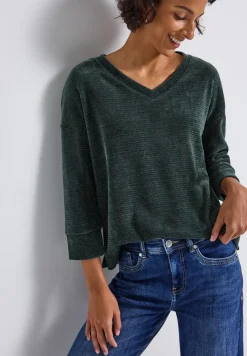 Knus shirt met V-hals