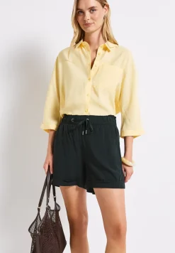 Korte broek van paperbag