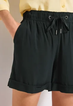 Korte broek van paperbag