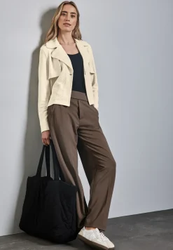 Korte gestructureerde trenchcoat