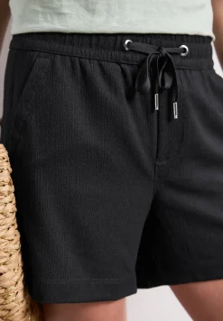 Korte broek met structuur in Loose Fit