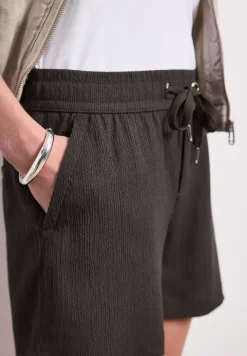 Korte broek met structuur in Loose Fit