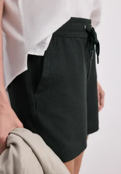 Korte broek met structuur in Loose Fit