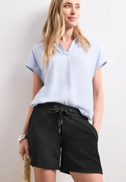Korte broek met structuur in Loose Fit