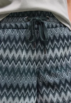 Korte broek met zigzagpatroon