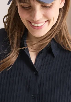 Korte gestructureerde blouse