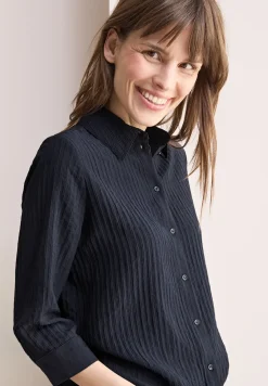 Korte gestructureerde blouse