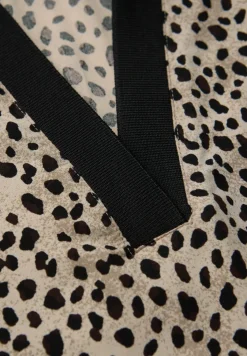 Leo blouse met gespleten hals