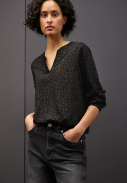 Leo blouse met gespleten hals