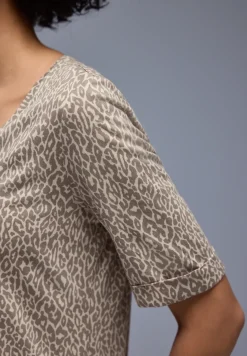 Leo Shirt