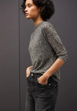 Leo Shirt