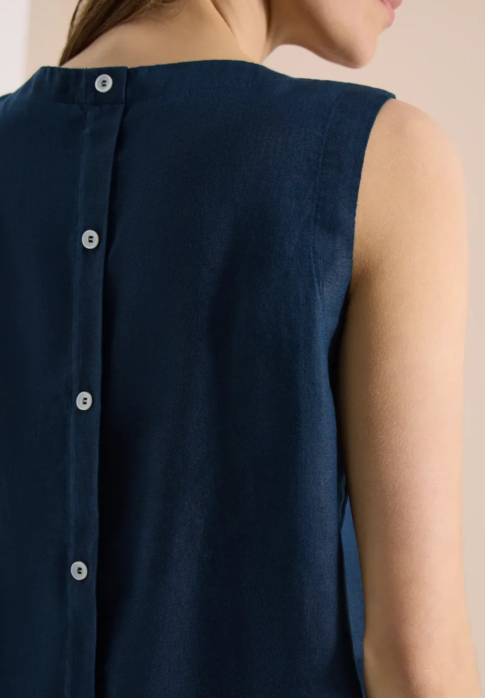 Linnen blouse met knoopdetails