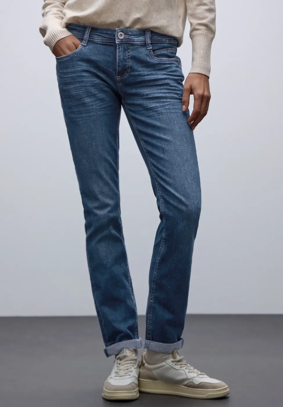 Low Waist Jeans