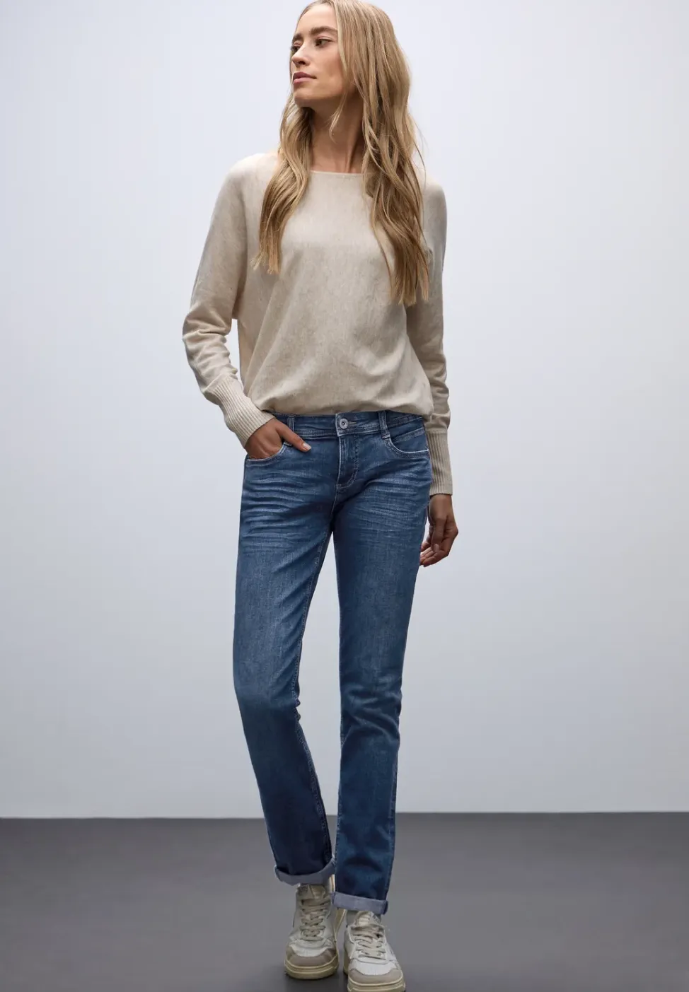 Low Waist Jeans