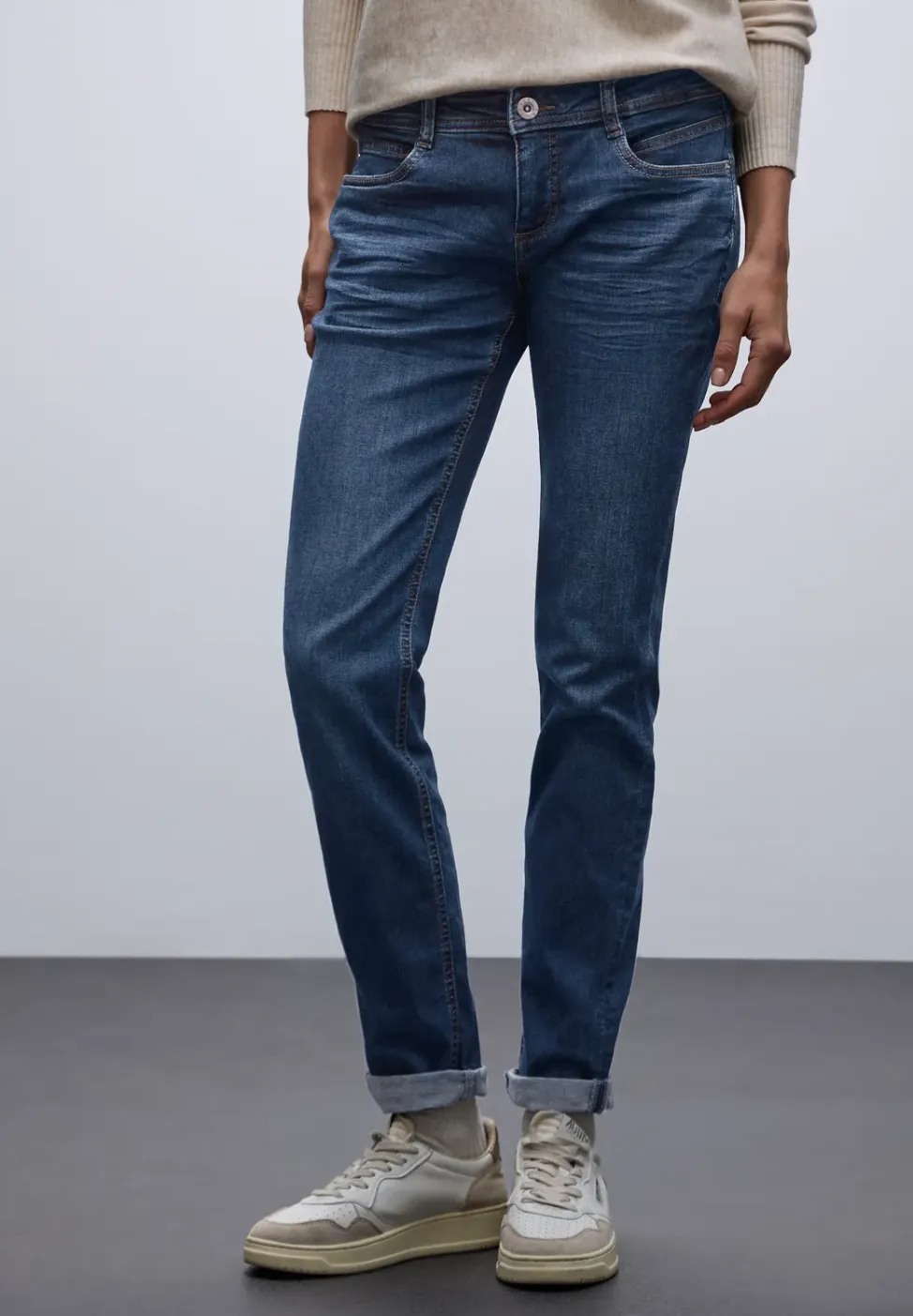 Low Waist Jeans