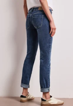 Low Waist Slim Legs jeans in casual fit