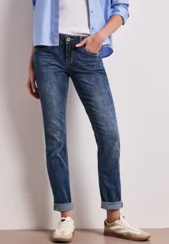 Low Waist Slim Legs jeans in casual fit