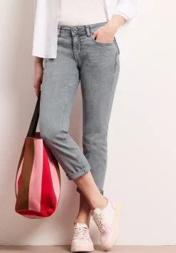 Low Waist Slim Legs jeans in casual fit