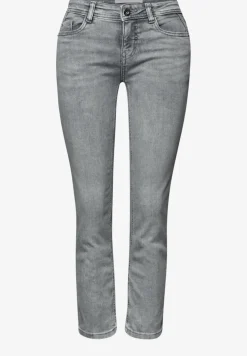 Low Waist Slim Legs jeans in casual fit