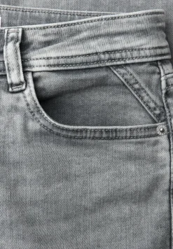 Low Waist Slim Legs jeans in casual fit