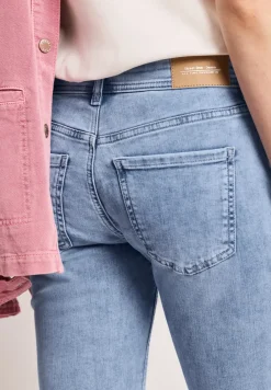 Low Waist Slim Legs jeans in casual fit