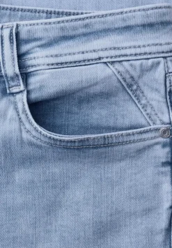 Low Waist Slim Legs jeans in casual fit
