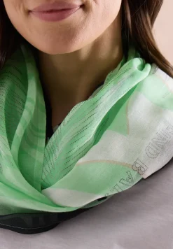 Lusjessjaal met fijne foliedetails