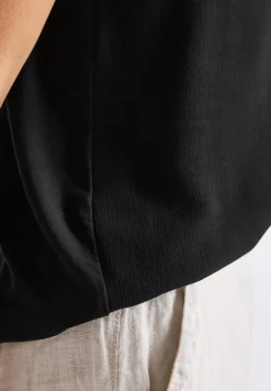 Materiaalmix top met tape