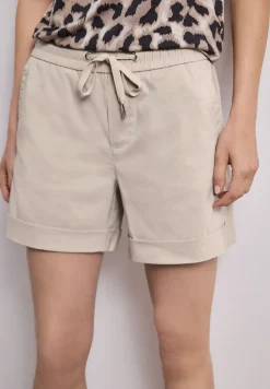 Mid Waist short in casual pasvorm