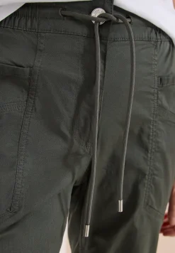 Mid Waist Slim Legs broek in een gewassen look