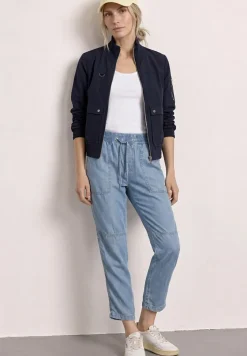 Mid Waist Slim Legs broek in een gewassen look