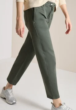 Mid Waist Slim Legs broek in Loose Fit