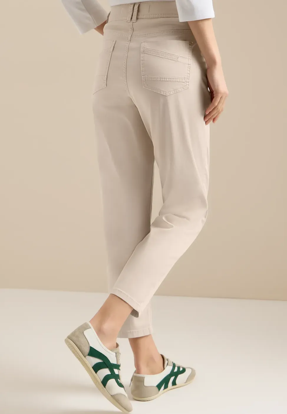 Mid Waist Slim Legs broek in casual fit