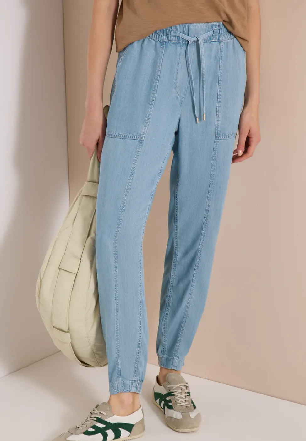 Mid Waist Slim Legs broek in een gewassen look
