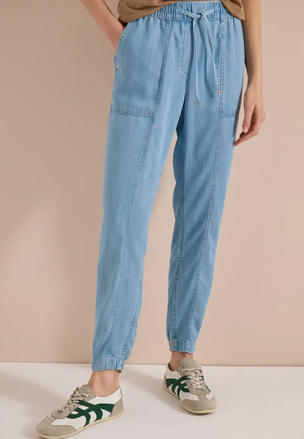 Mid Waist Slim Legs broek in een gewassen look