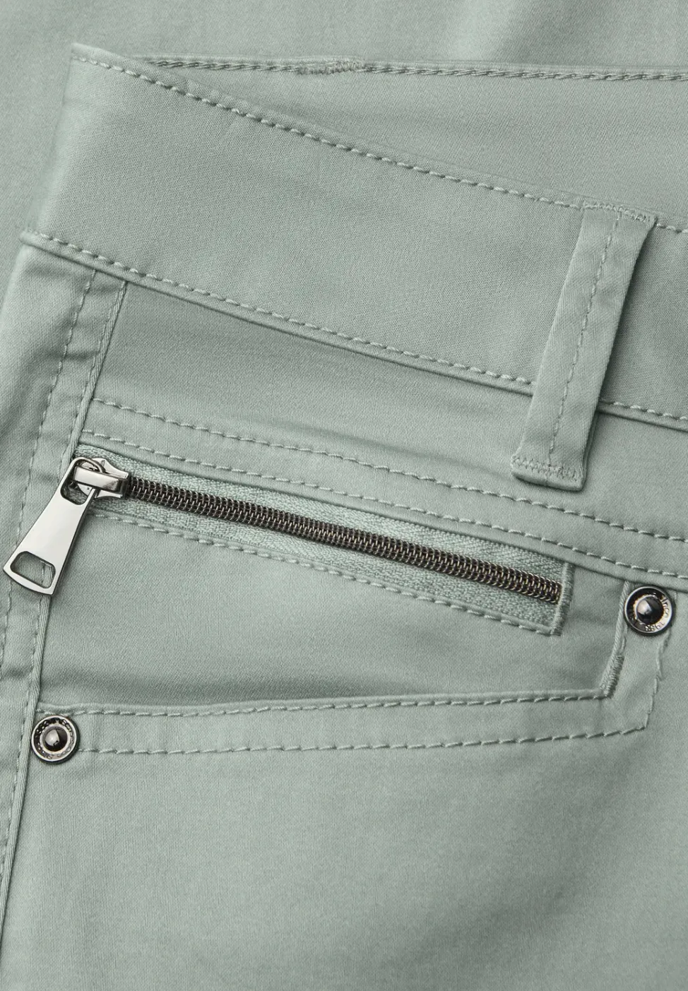 Mid Waist Slim Legs broek in satijnlook