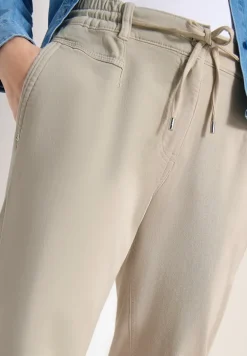 Mid Waist Slim Legs broek in Loose Fit