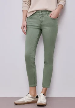 Mid Waist Slim Legs jeans in casual fit