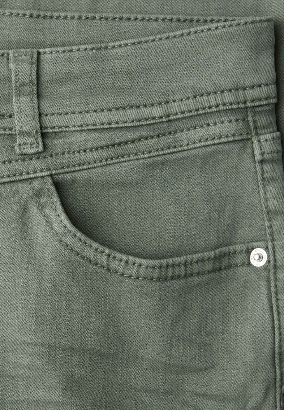 Mid Waist Slim Legs jeans in casual fit
