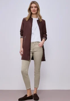 Mid Waist Slim Legs jeans in casual fit