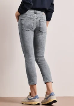 Mid Waist Slim Legs jeans in Slim Fit