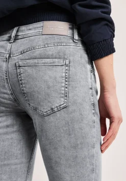 Mid Waist Slim Legs jeans in Slim Fit