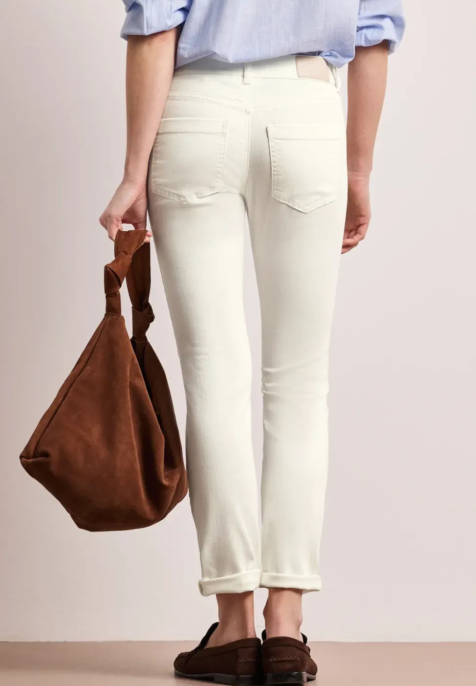 Mid Waist Slim Legs jeans in casual fit