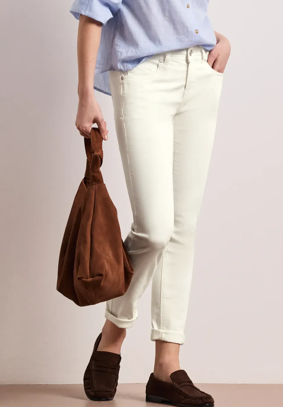 Mid Waist Slim Legs jeans in casual fit