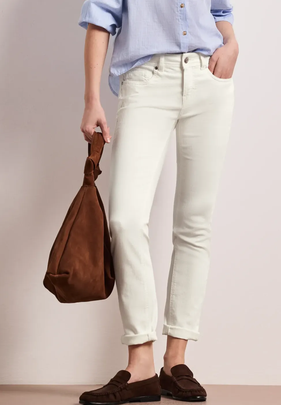 Mid Waist Slim Legs jeans in casual fit