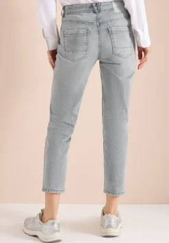 Mid Waist Slim Legs jeans in casual fit