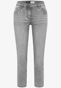 Mid Waist Slim Legs jeans in casual fit